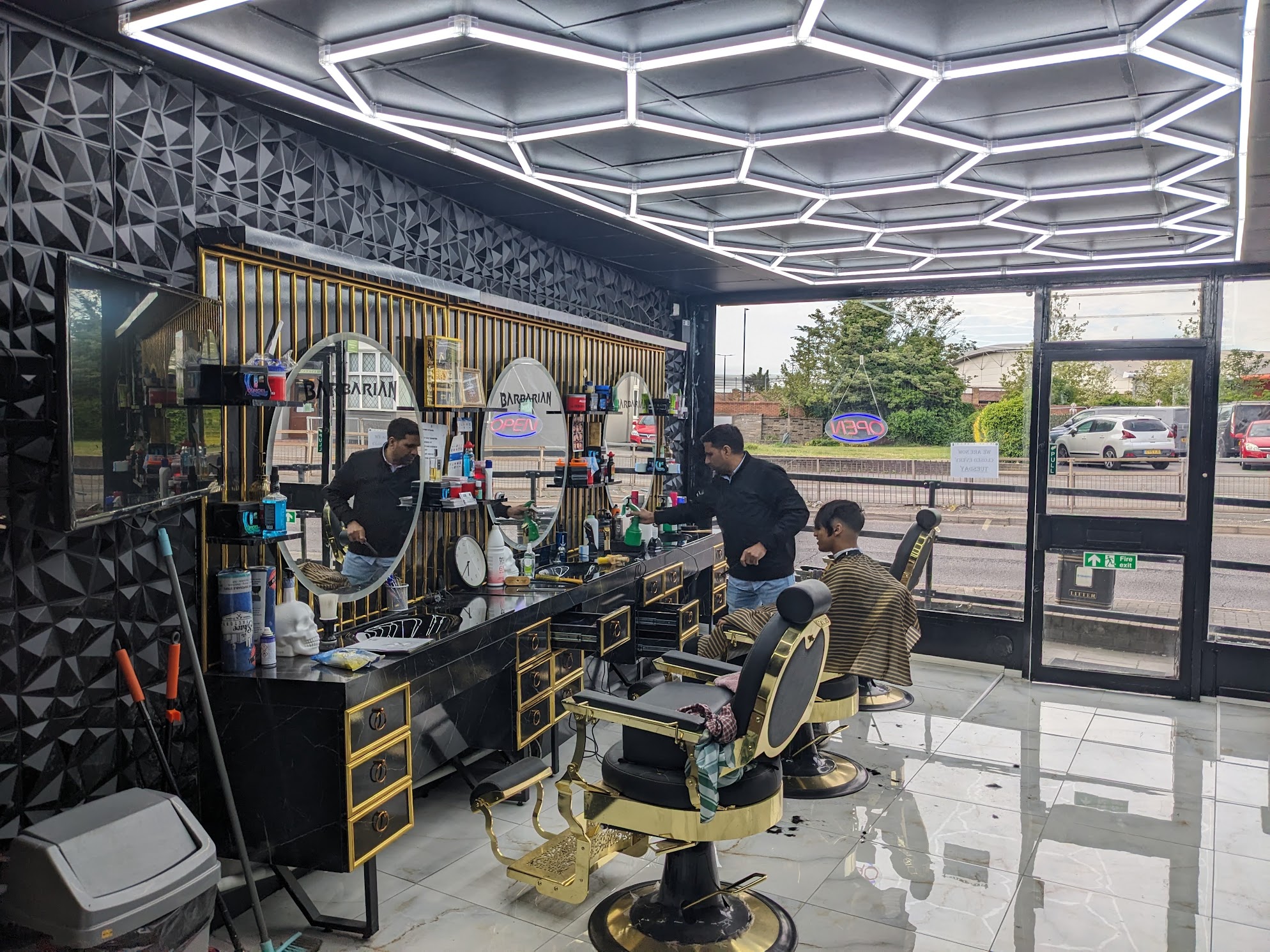 SR Barbers shop